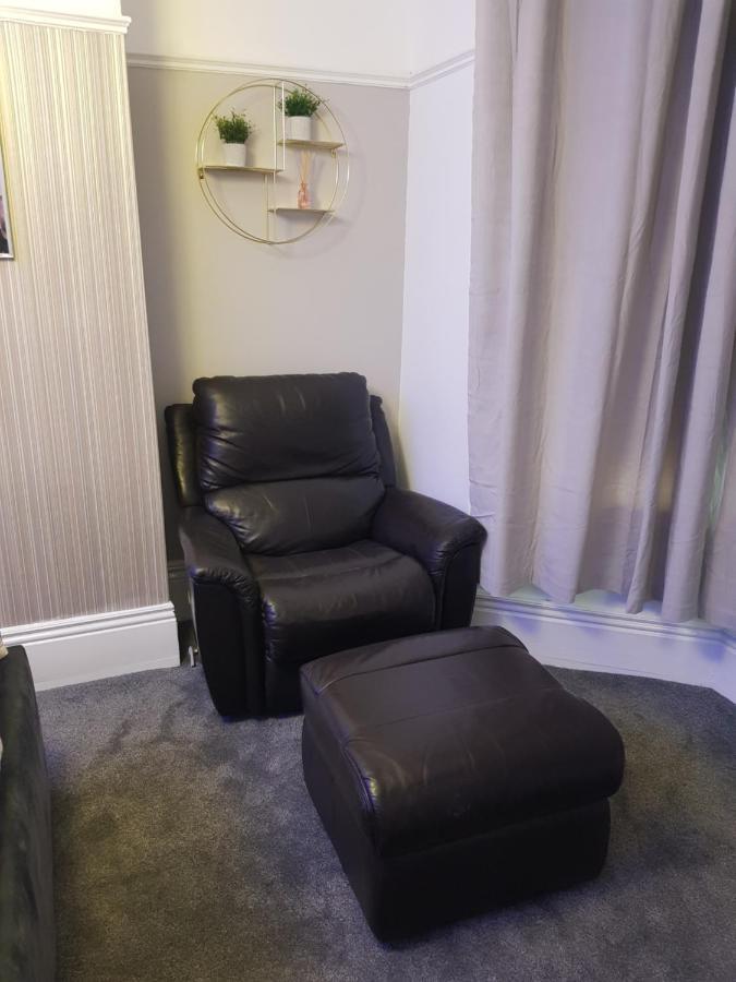 Highfields Living - All Rooms Ensuite- Free Wifi- Free Local Parking Sheffield Exteriör bild