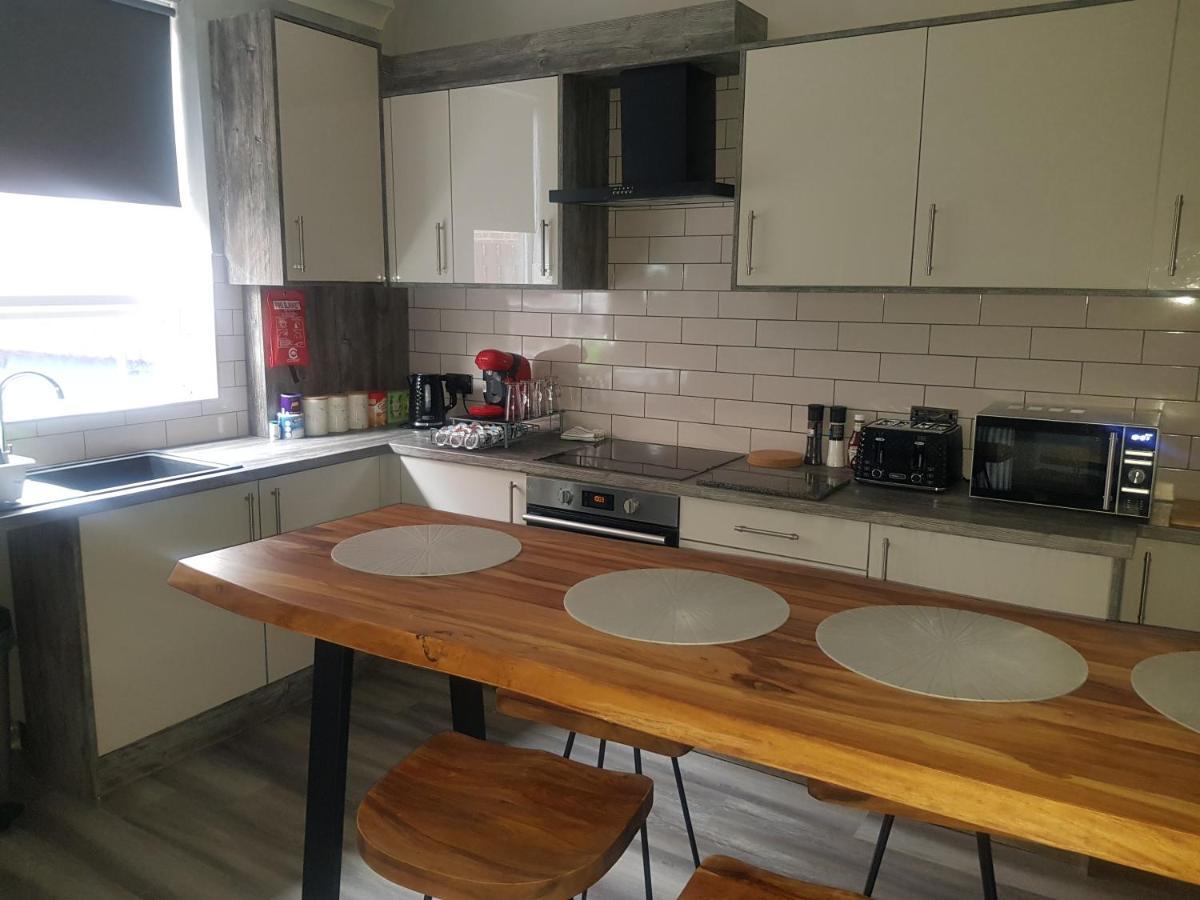 Highfields Living - All Rooms Ensuite- Free Wifi- Free Local Parking Sheffield Exteriör bild