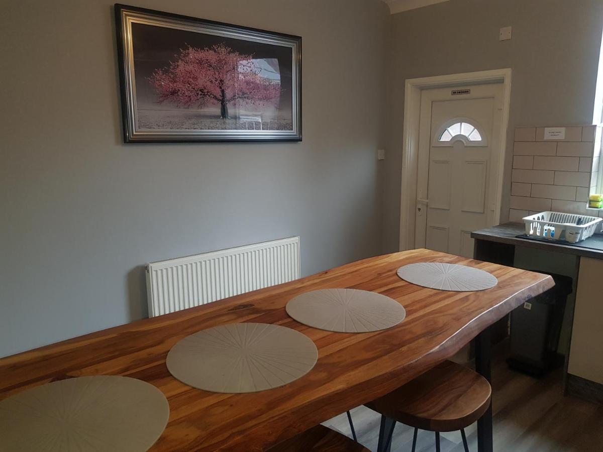 Highfields Living - All Rooms Ensuite- Free Wifi- Free Local Parking Sheffield Exteriör bild