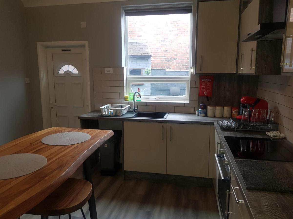 Highfields Living - All Rooms Ensuite- Free Wifi- Free Local Parking Sheffield Exteriör bild